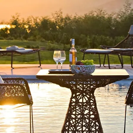 Amazing Villa With Privat Pool In Saint-Tropez Bed and breakfast