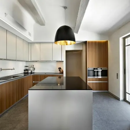 Amazing Villa With Privat Pool In Saint-Tropez Bed and breakfast