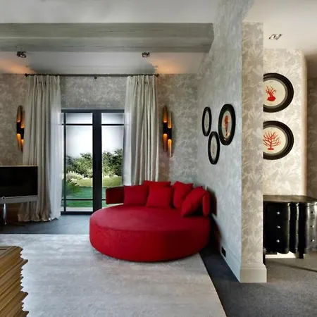 Amazing Villa With Privat Pool In Saint-Tropez Bed and breakfast *