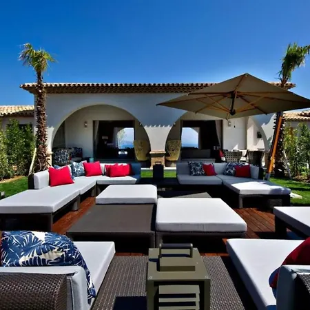 Amazing Villa With Privat Pool In Saint-Tropez Bed and breakfast *