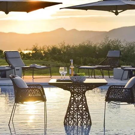 Amazing Villa With Privat Pool In Saint-Tropez סן טרופז