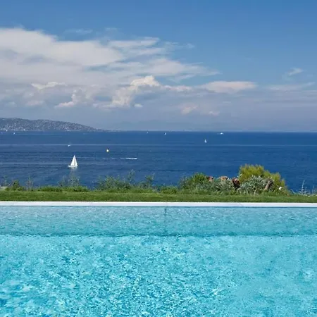 Amazing Villa With Privat Pool In Saint-Tropez לינה וארוחת בוקר