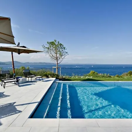 Amazing Villa With Privat Pool In Saint-Tropez לינה וארוחת בוקר סן טרופז