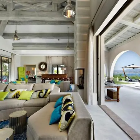 לינה וארוחת בוקר Amazing Villa With Privat Pool In Saint-Tropez סן טרופז