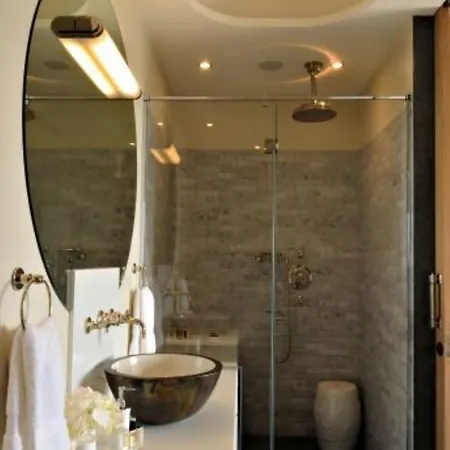 ベッド・アンド・ブレックファスト Amazing Villa With Privat Pool In Saint-Tropez サントロペ
