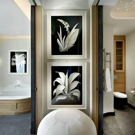 Amazing Villa With Privat Pool In Saint-Tropez ベッド・アンド・ブレックファスト *